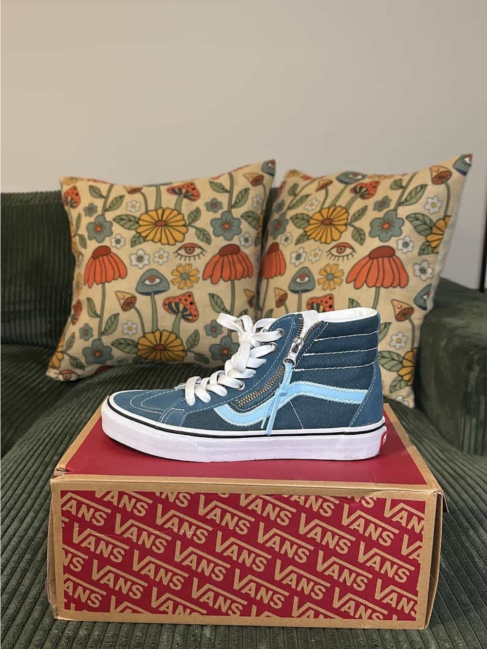 Vans Sk8-Hi Zip Blue/Light Blue High Top Sneakers Big Kid 5.5/Womens 7–Worn Once